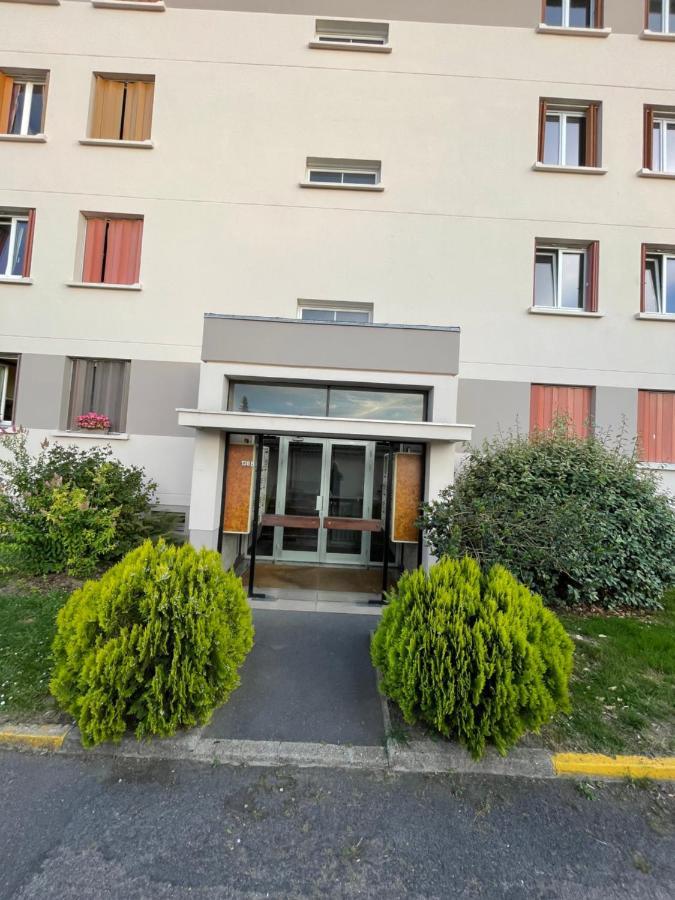 Studio Aux Portes De Paris Chatou Exterior photo